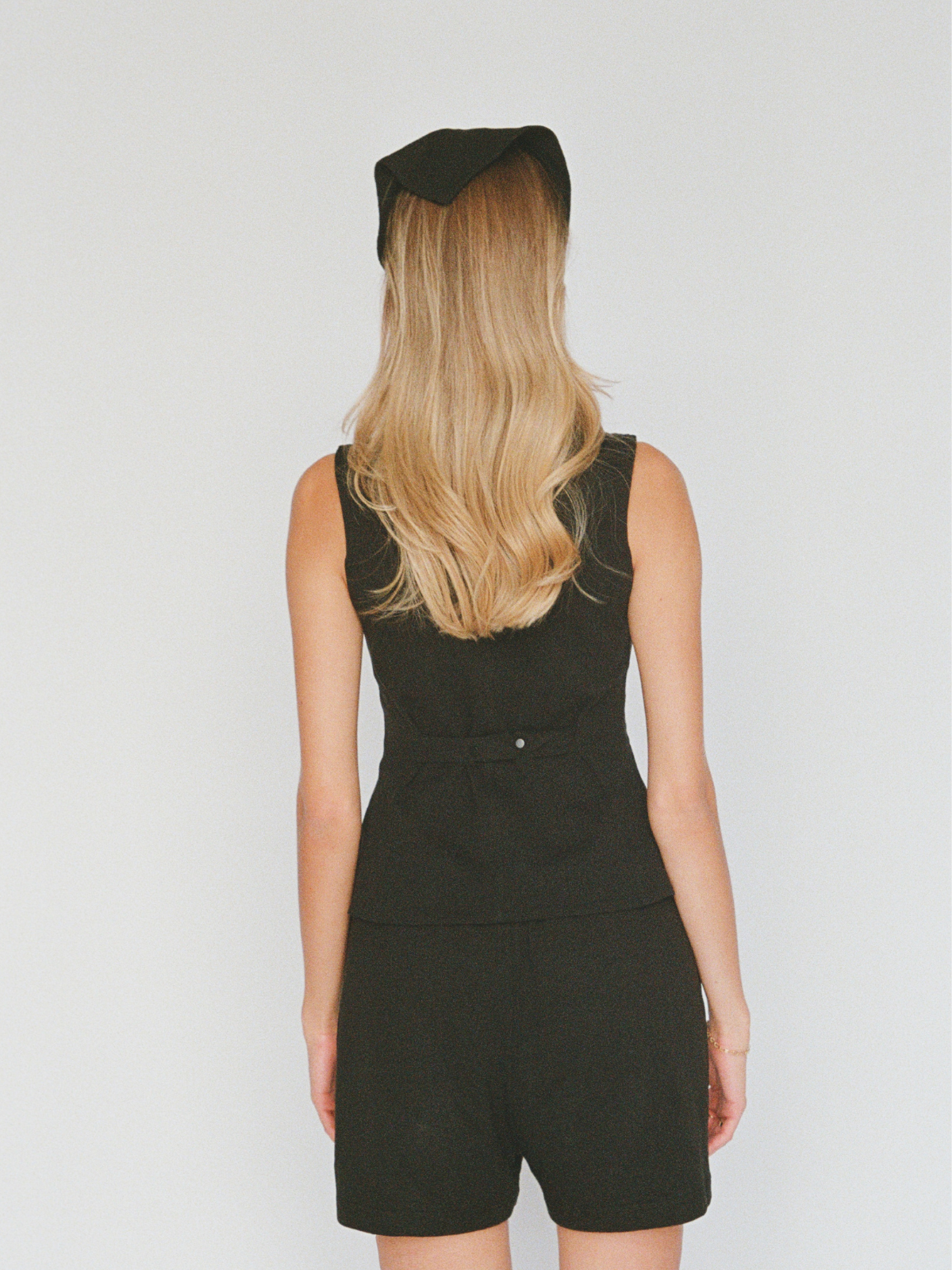 organic cotton linen tailored vest – black
