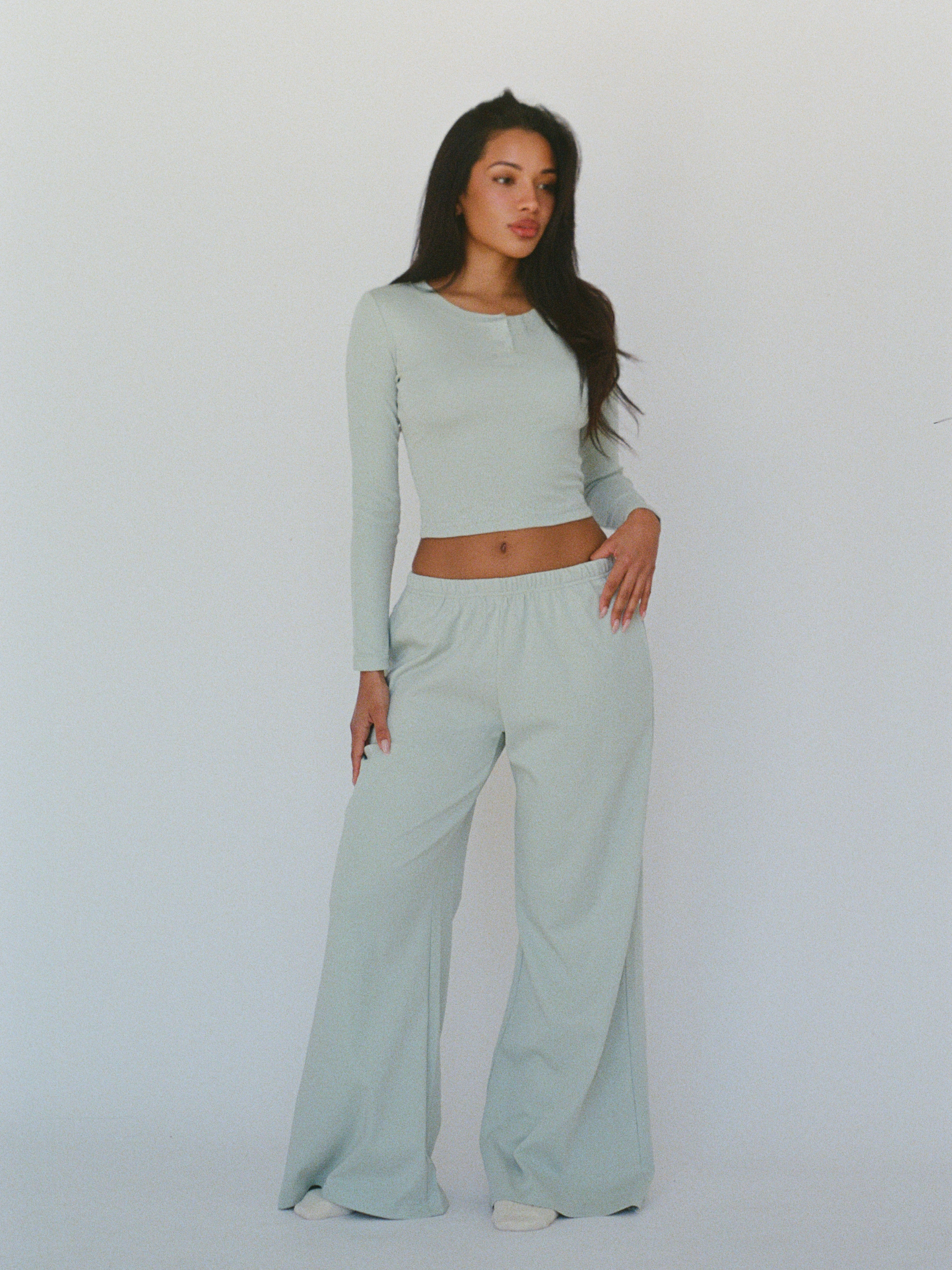 100% organic cotton wide leg pants - pistachio cream