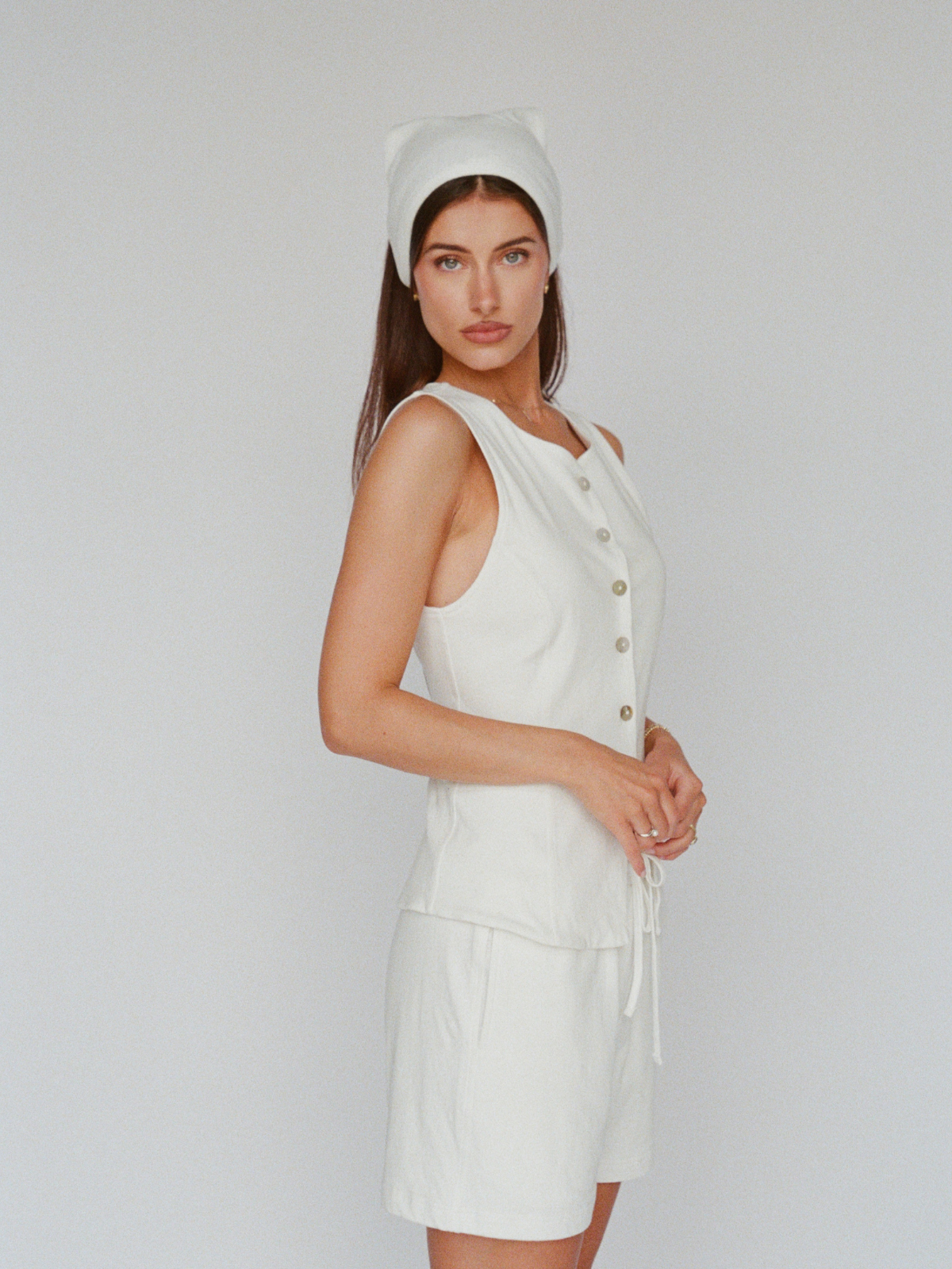 organic cotton linen tailored vest – white