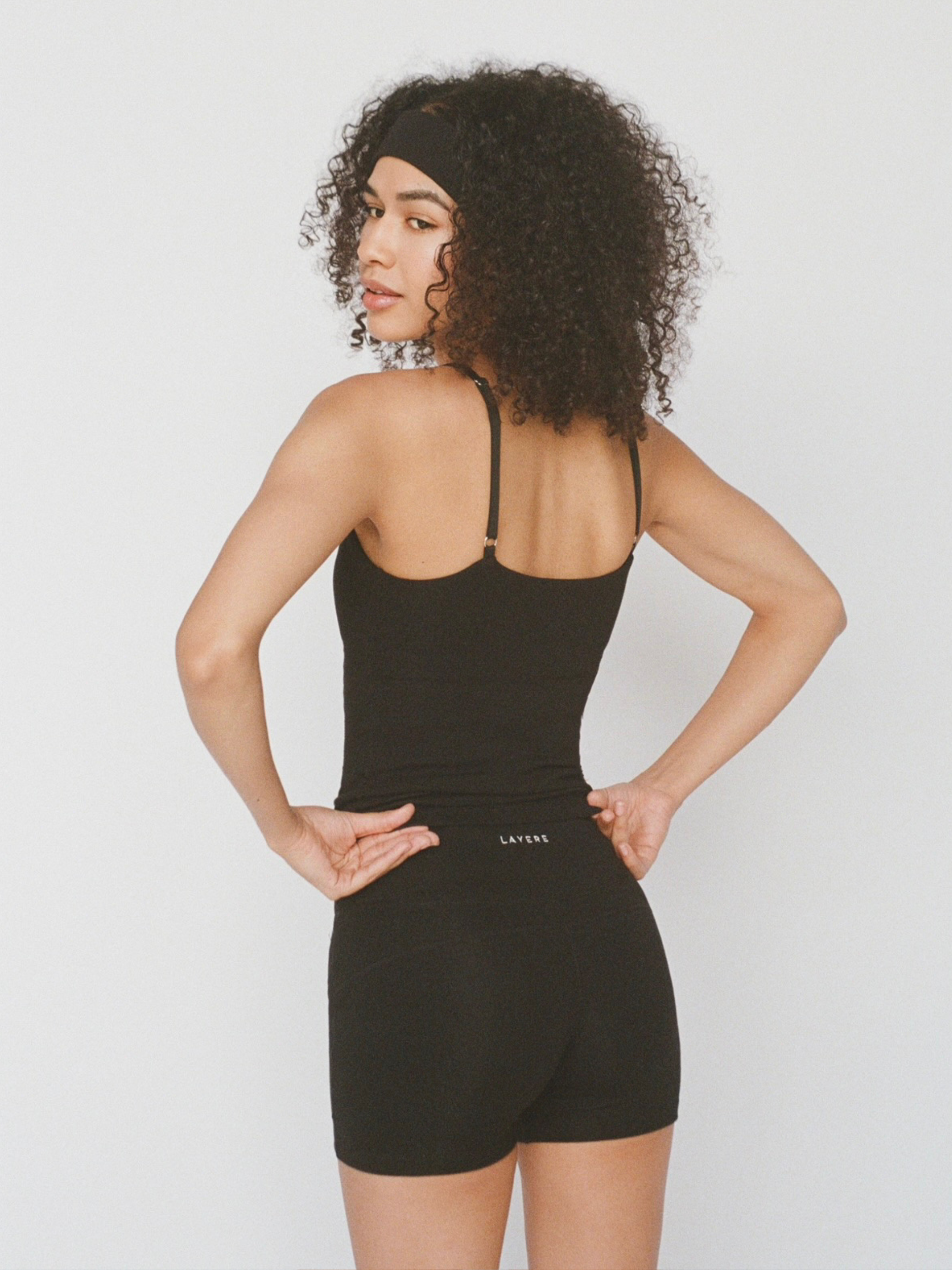 organic cotton high-rise 4" shorts - black