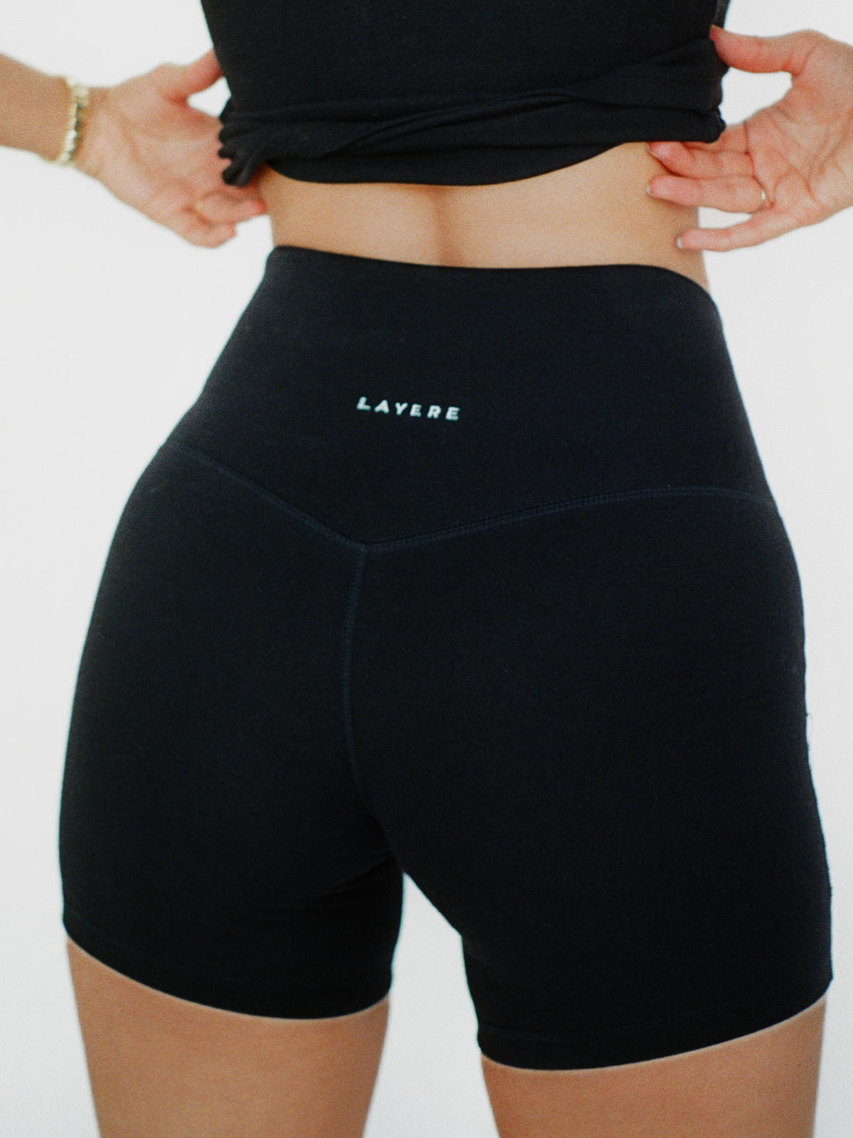 organic cotton high-rise 4" shorts - black